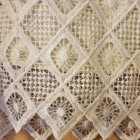 Lace skirt - Picture 3 of 3